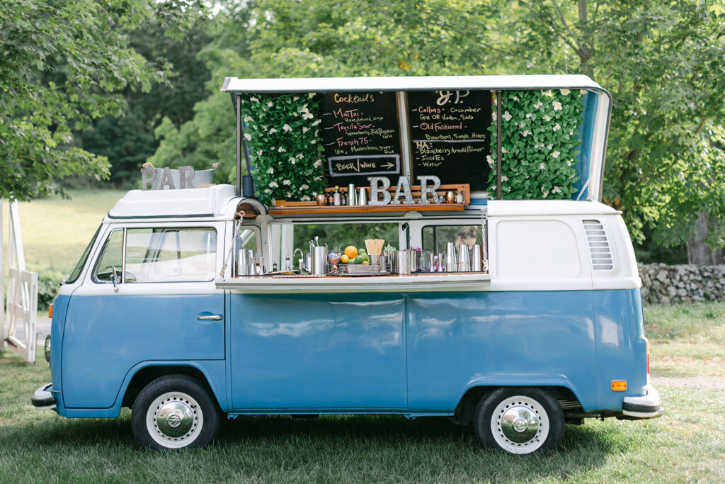 Mobile bar at Connecticut wedding